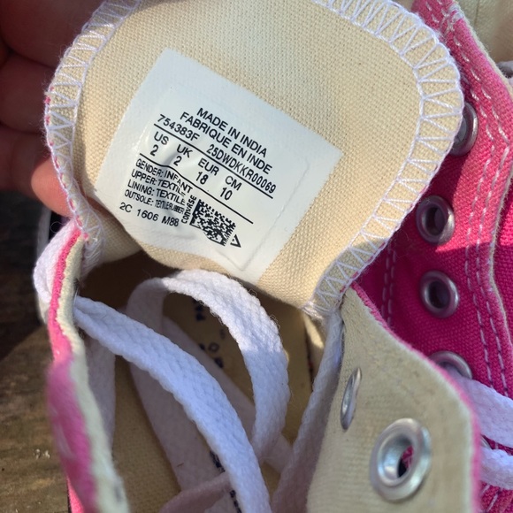 Infant converse . - Picture 2 of 3